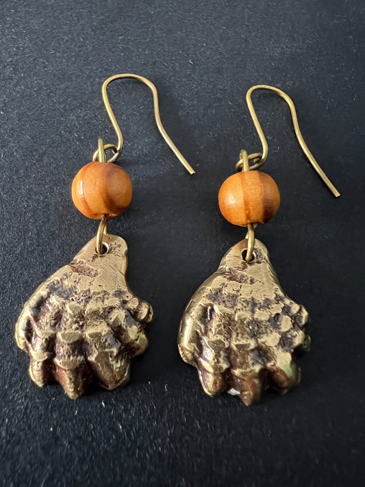 THE OYSTER EARRINGS